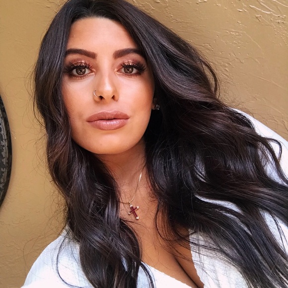 Meet your Posher, Sarah - Picture 5 of 5